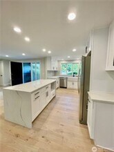 4533 87th Ave SE in Mercer Island, WA - Building Photo - Building Photo