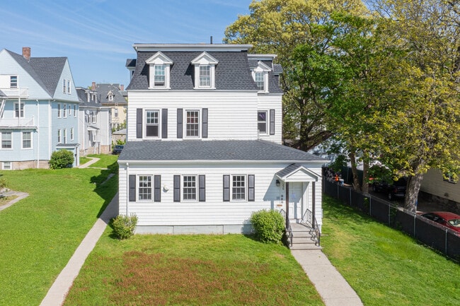 239-245 High St in Fall River, MA - Building Photo - Building Photo