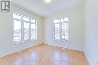 454 Silver Maple Rd in Oakville, ON - Building Photo - Building Photo