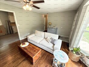 6102 E 96th St in Kansas City, MO - Building Photo - Building Photo