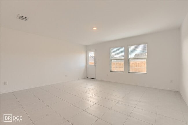 305 Dry Cyn Wy, Unit 0303 in Haslet, TX - Building Photo - Building Photo