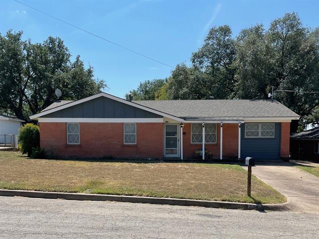 property at 604 E 4th St