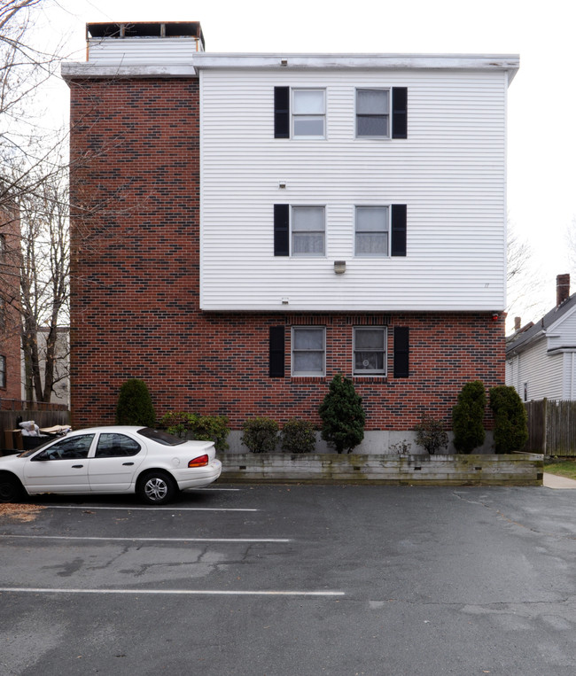 11 Pattys Way in Lynn, MA - Foto de edificio - Building Photo