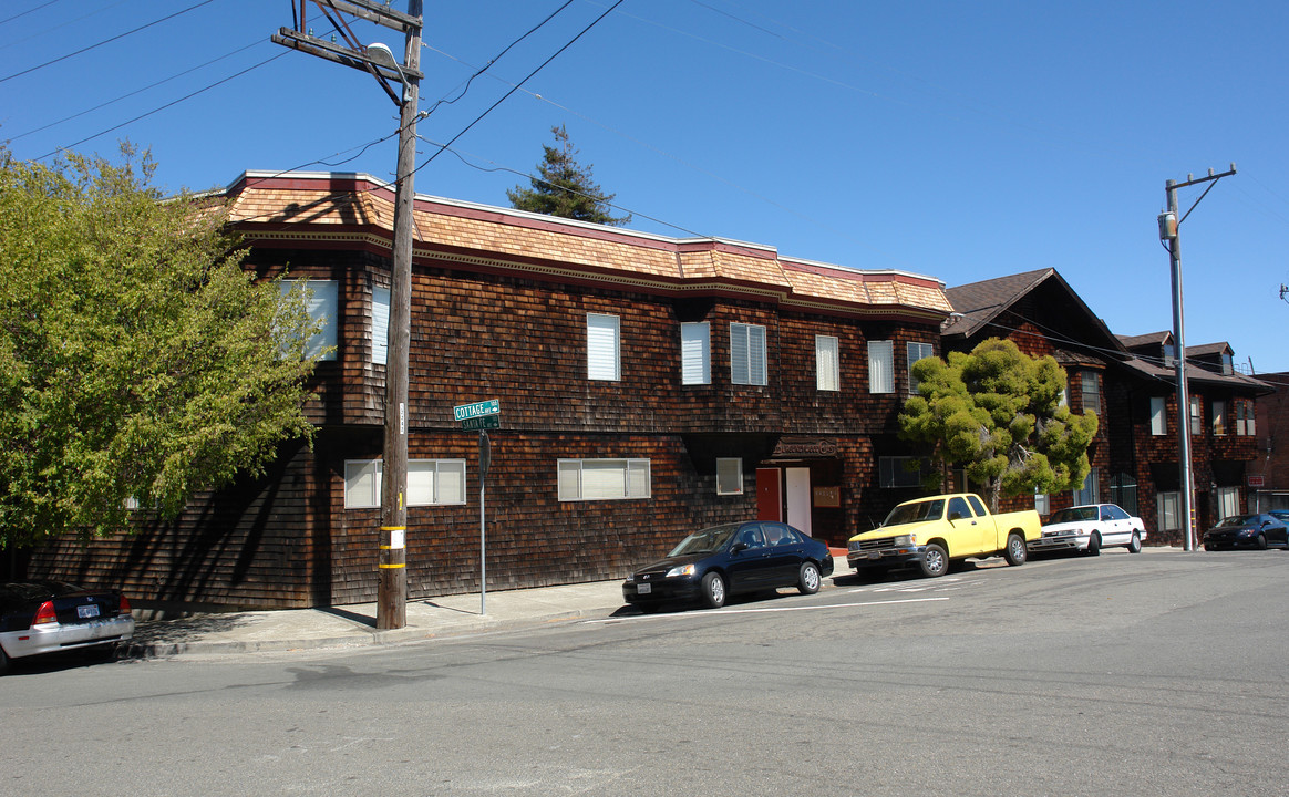 40 Cottage Ave in Richmond, CA - Foto de edificio