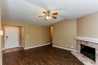 306 Freedom Ln in Arlington, TX - Building Photo - Building Photo