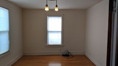 119 N Gilbert St in Iowa City, IA - Building Photo - Building Photo