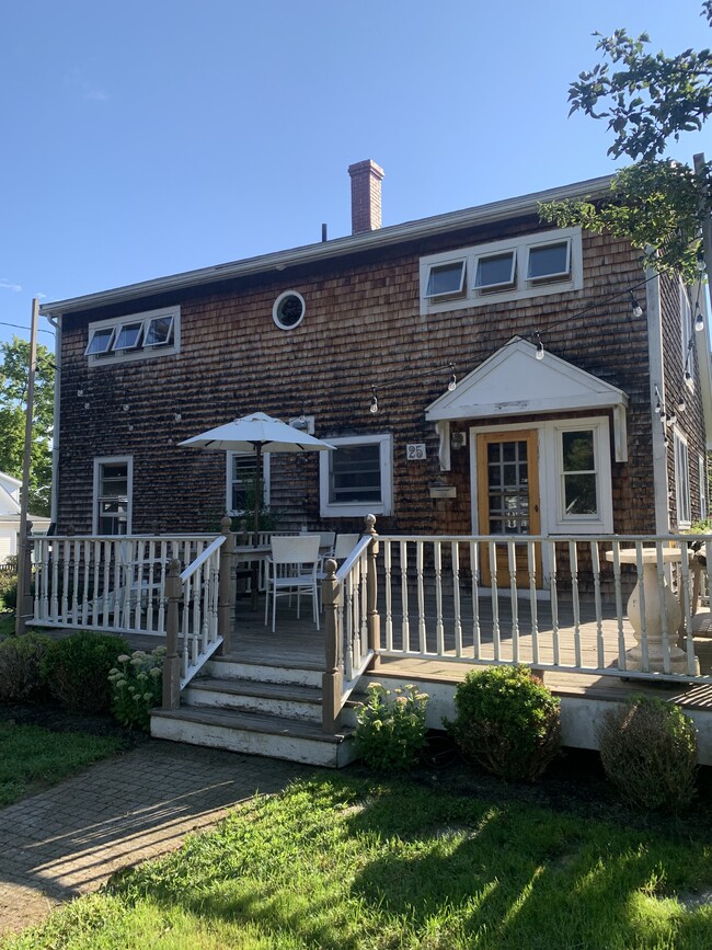 25 Ridges Ct in Portsmouth, NH - Foto de edificio - Building Photo