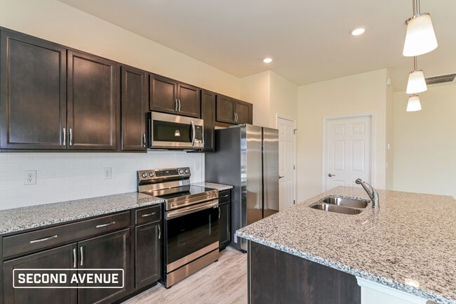 346 NE 16th Terrace in Cape Coral, FL - Foto de edificio - Building Photo