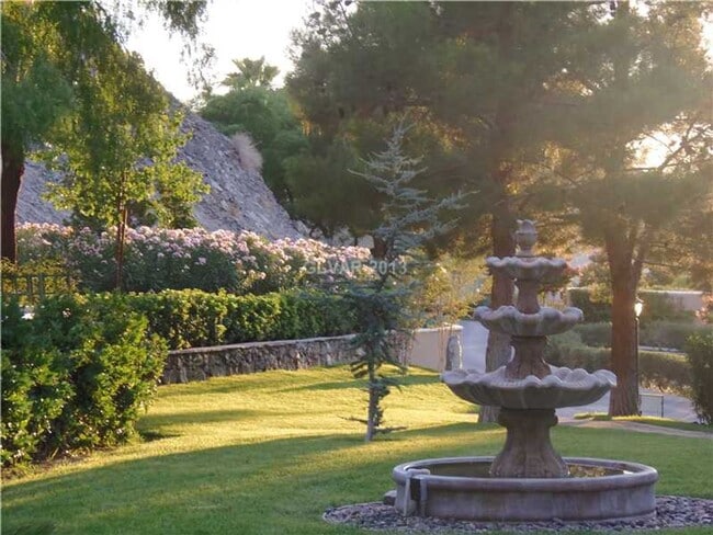 property at 33 Strada Di Circolo