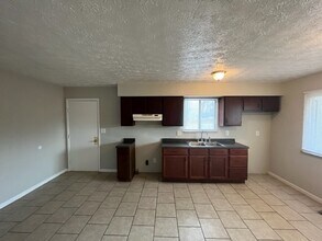 1810 S Edgecombe Ave in Indianapolis, IN - Building Photo - Building Photo