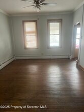 504 Storrs St in Dickson City, PA - Building Photo - Building Photo