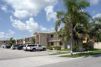 2300-2316 W 56th St in Hialeah, FL - Building Photo - Building Photo