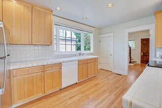 2017 2nd Ave N in Seattle, WA - Building Photo - Building Photo