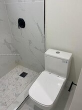 106 E 8th St in Hialeah, FL - Building Photo - Building Photo