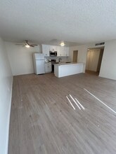 10200 De Soto Ave, Unit 324 in Los Angeles, CA - Building Photo - Building Photo