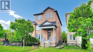 44 Old Oak Ln in Markham, ON - Building Photo - Building Photo
