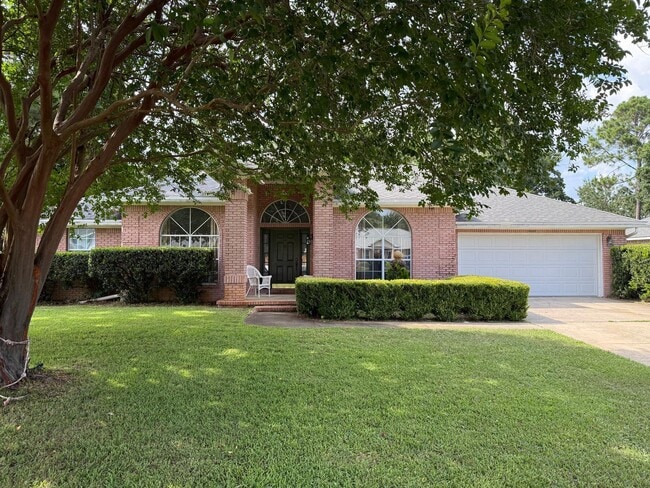 4444 Southminster Cir in Niceville, FL - Building Photo - Building Photo