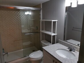 321 Spruce St in Waterloo, ON - Building Photo - Building Photo