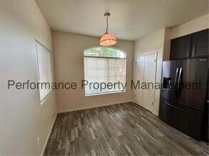 4301 Polo Pony Ln in Bakersfield, CA - Building Photo - Building Photo