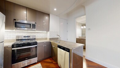 1048 Pacific Ave in San Francisco, CA - Building Photo - Building Photo