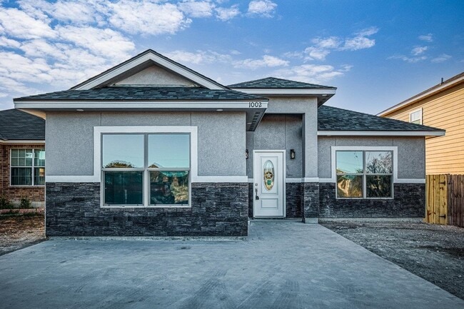 property at 1002 Tesoro Park