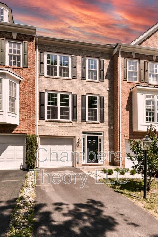 property at 43642 Lees Mill Square