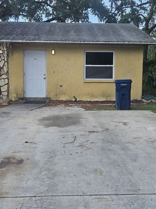 716-756 56th Ave Dr E in Bradenton, FL - Foto de edificio