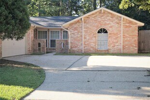 2727 Tinechester Dr in Humble, TX - Building Photo
