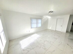 18725 SW 100th Ave in Cutler Bay, FL - Building Photo - Building Photo