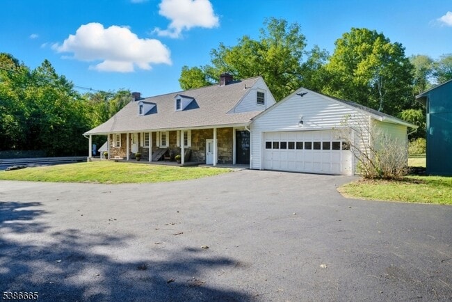 property at 292 Main Rd