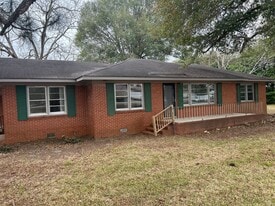 321 Soperton Ave in East Dublin, GA - Building Photo