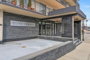 233 12th St in Palisades Park, NJ - Building Photo