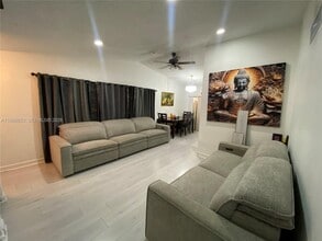 13815 SW 54th St in Miami, FL - Building Photo - Building Photo