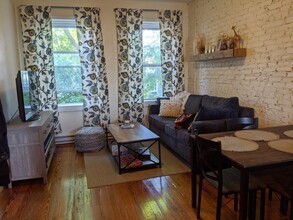 143 Everett St, Unit #3 in Boston, MA - Foto de edificio - Building Photo