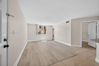 4025 W McNab Rd in Pompano Beach, FL - Building Photo - Building Photo