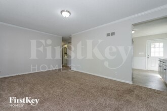 201 E Hale St, Unit Apartment B in Spring Hill, KS - Foto de edificio - Building Photo