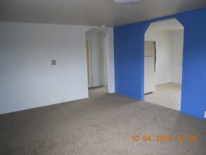 2755 Birch St in Lebanon, OR - Building Photo - Building Photo