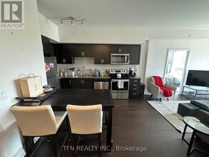 155 Caroline St S in Kitchener, ON - Building Photo - Building Photo
