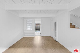 4040 Grand View Blvd in Los Angeles, CA - Building Photo - Building Photo