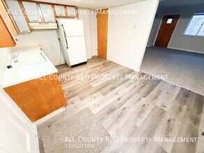 1376 Forest Glen Dr in Cuyahoga Falls, OH - Building Photo - Building Photo