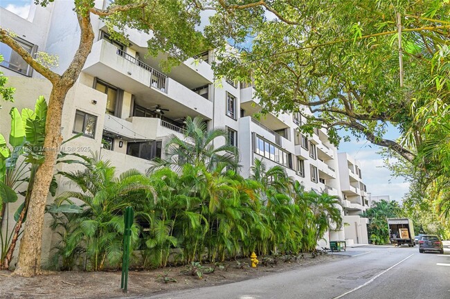 property at 121 Crandon Blvd