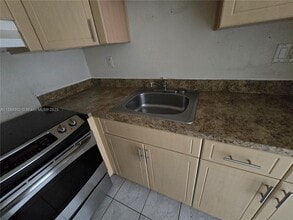 4715 NW 7th St in Miami, FL - Building Photo - Building Photo