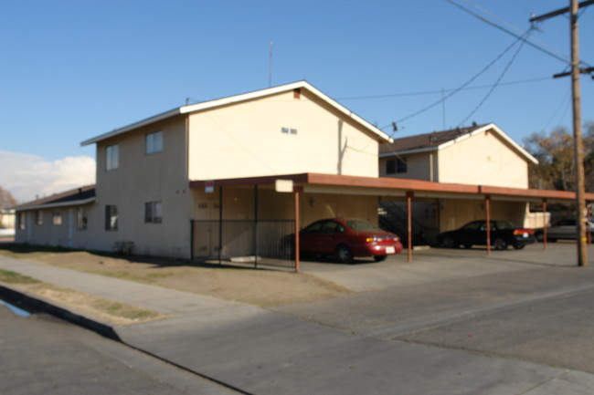 221-223 NW 3rd Ave in Visalia, CA - Building Photo - Building Photo