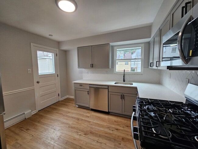 225 10th St in Pittsburgh, PA - Building Photo - Building Photo