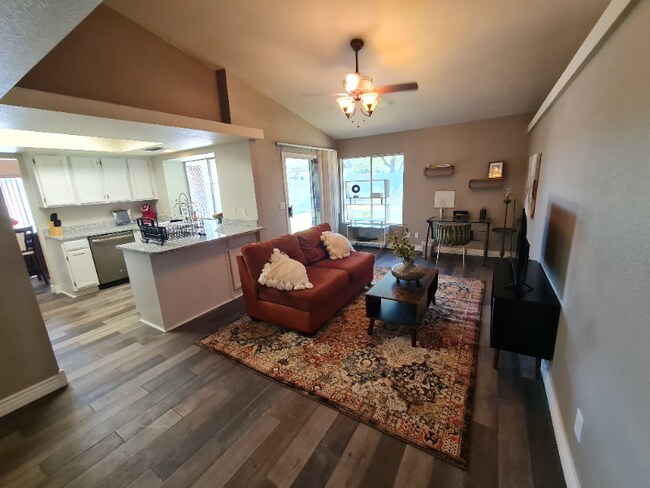 7944 W Charter Oak Rd in Peoria, AZ - Building Photo - Building Photo