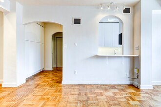 2515 K St NW, Unit 604 in Washington, DC - Building Photo - Building Photo