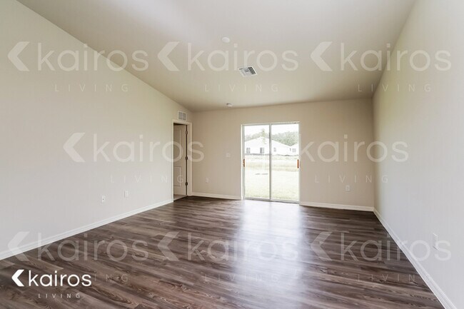 18302 Gibraltar Ln in Lehigh Acres, FL - Foto de edificio - Building Photo