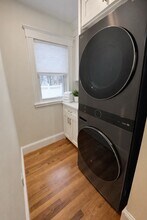 88 Greaton Rd, Unit 1 in Boston, MA - Foto de edificio - Building Photo