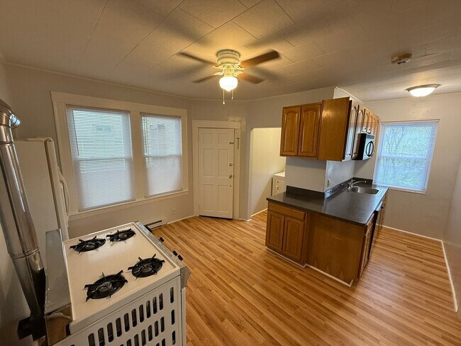 1 Abbott Pl in Worcester, MA - Foto de edificio - Building Photo