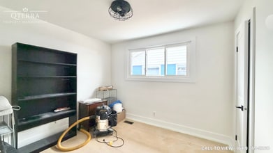 1328 Bunnell Dr in Burlington, ON - Building Photo - Building Photo